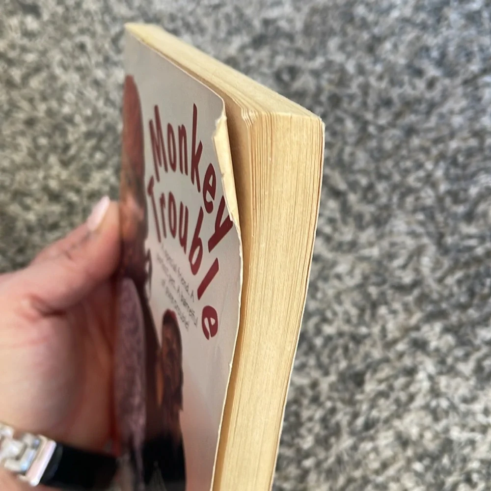 Paperback Book Monkey Trouble by Ellen Leroe based on movie SEE FLAWS